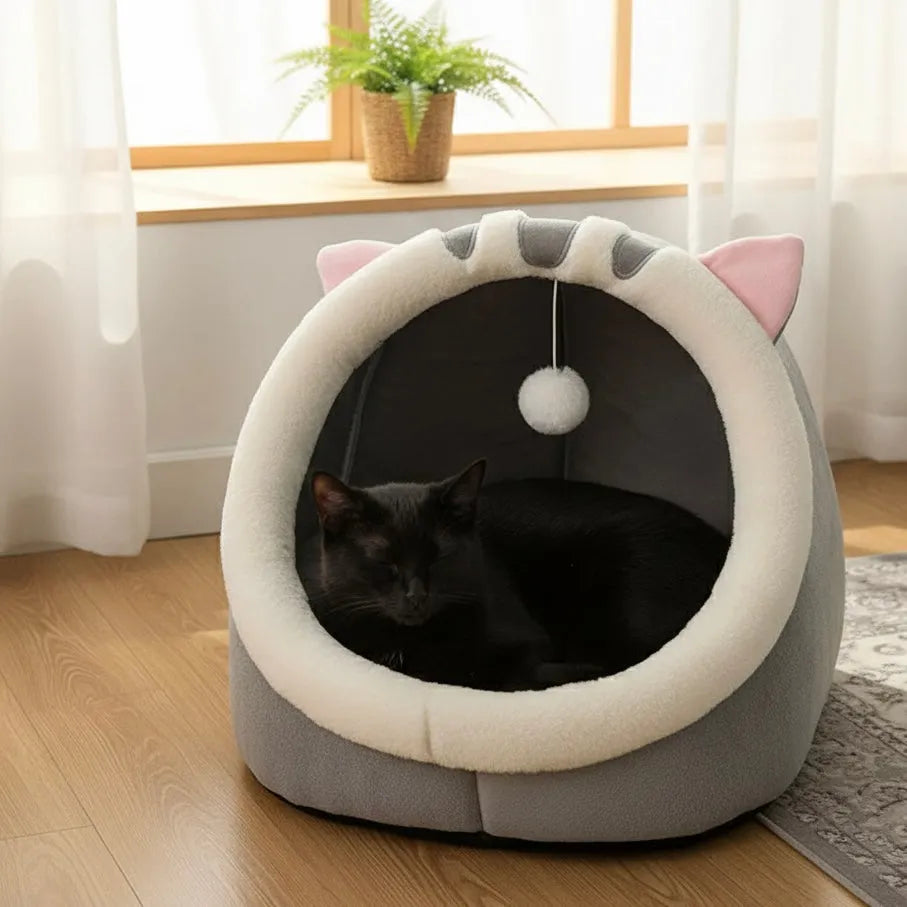 Panier fermé doux pour chat vu de coté