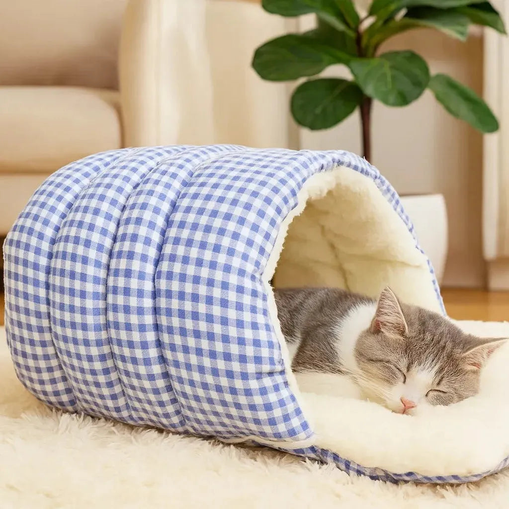 Panier style grotte doux pour chat ouvert