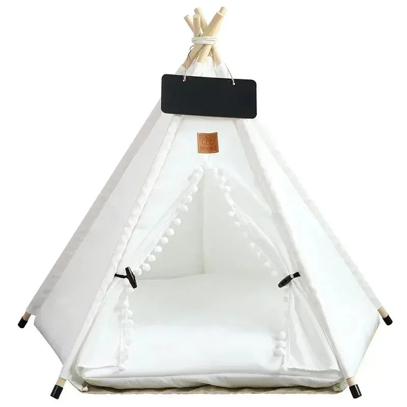 Grand tipi pour chat blanc