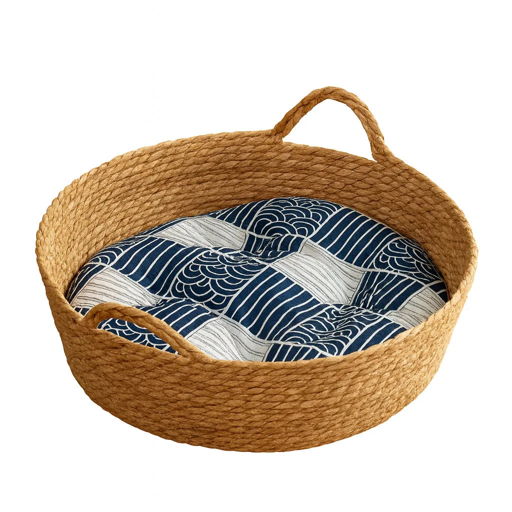 panier osier chat avec coussin a l'intérieur