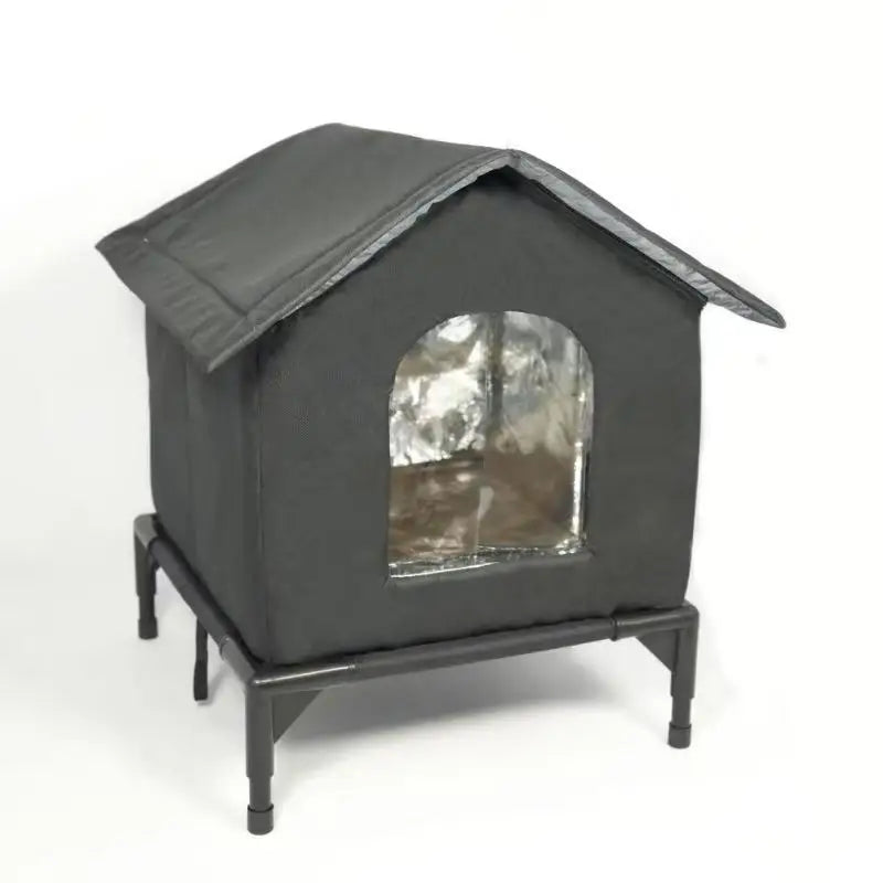 Panier chat fermé en extérieur noir